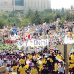 היד המושטת נותרה תלויה באוויר