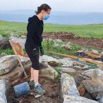 חופרים בבית