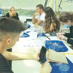 מכון עם קשר צמוד