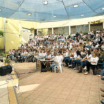 בין זיכרון לעצמאות